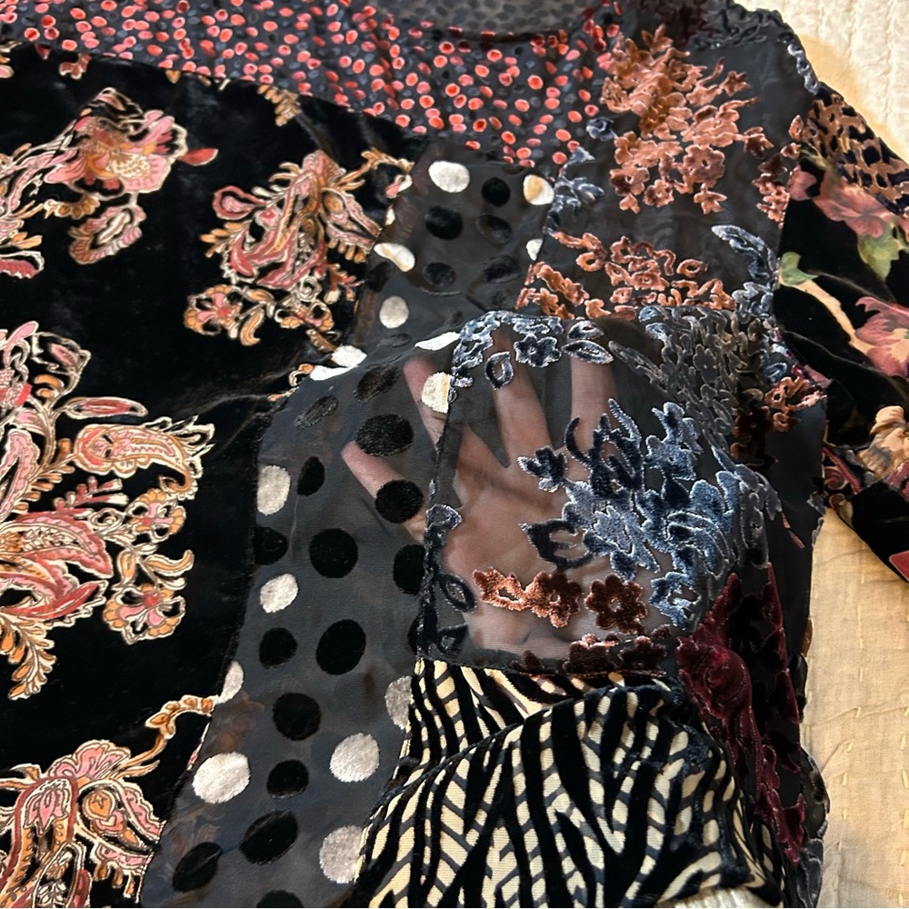 John Mark Boho Velvet Burnout Blouse Top XL Mixed Print Art To Wear Bead Tassels - Picture 5 of 11